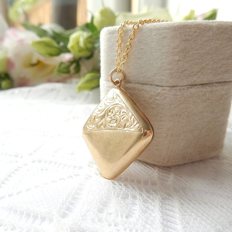 Vintage 9ct Gold Back & Front Diamond Locket & Chain