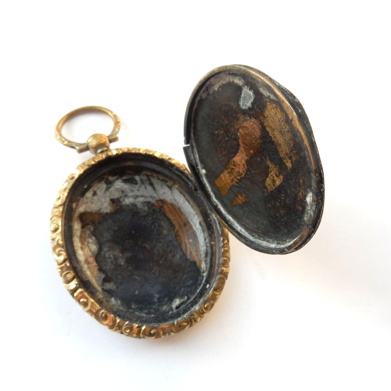 Victorian Rolled Gold Hand Chased Fob Locket