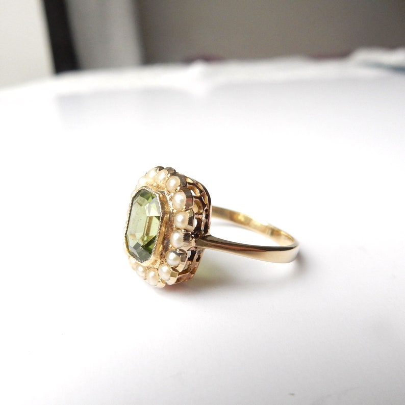 Antique 9ct Gold Peridot & Seed Pearl Ring US Size 6