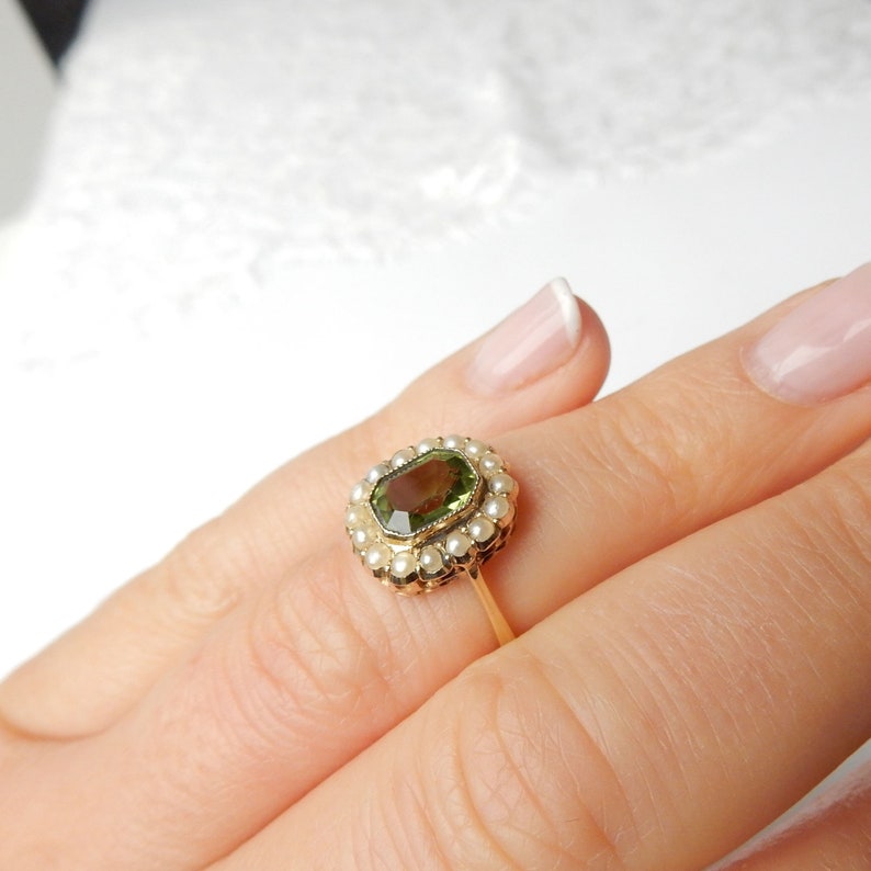 Antique 9ct Gold Peridot & Seed Pearl Ring US Size 6