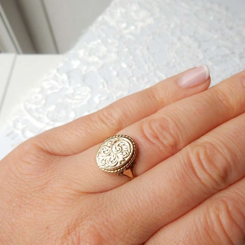 Vintage 9ct Gold Poison Ring US Size 5 3/4