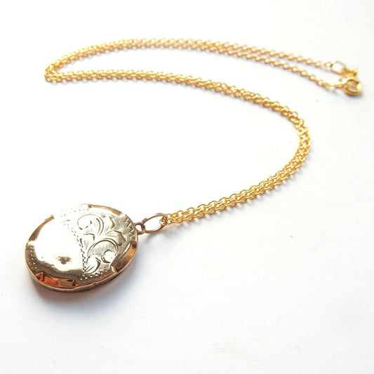 Vintage 9ct Gold Gold Back & Front Locket Necklace