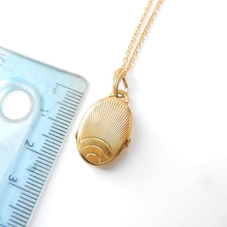 Vintage Rolled Gold Sunburst Locket Necklace