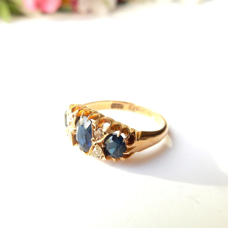 Antique 18ct Gold Sapphire & Diamond Ring US SIZE 5 3/4