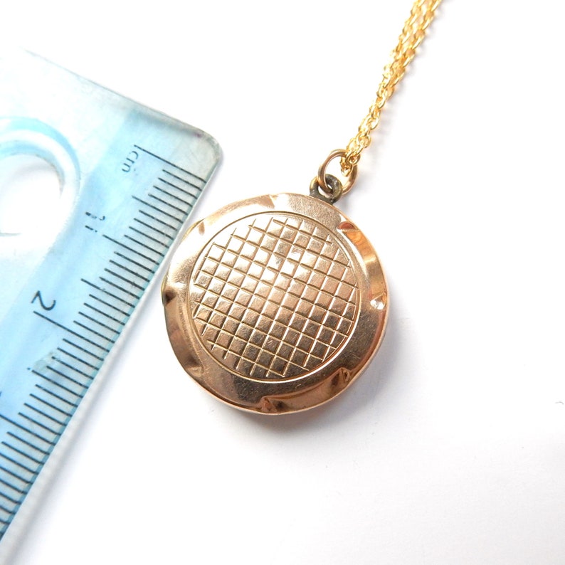 Vintage 9ct Gold Gold Back & Front Circle Locket Necklace