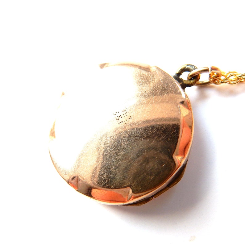 Vintage 9ct Gold Gold Back & Front Circle Locket Necklace