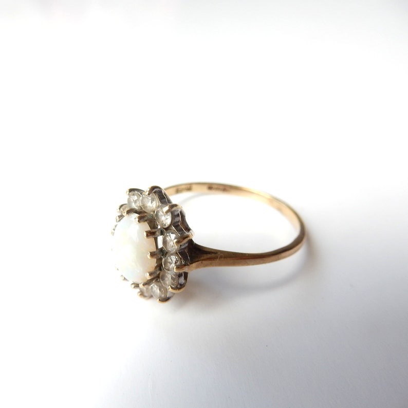 Vintage 9ct Gold Opal Flower Ring US Size 7 UK O 1/2 October Birthstone