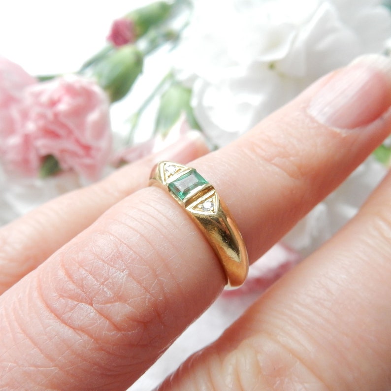 Vintage 9ct Gold Emerald & Diamond Band Ring US Size 5 UK K 1/2 May Birthstone