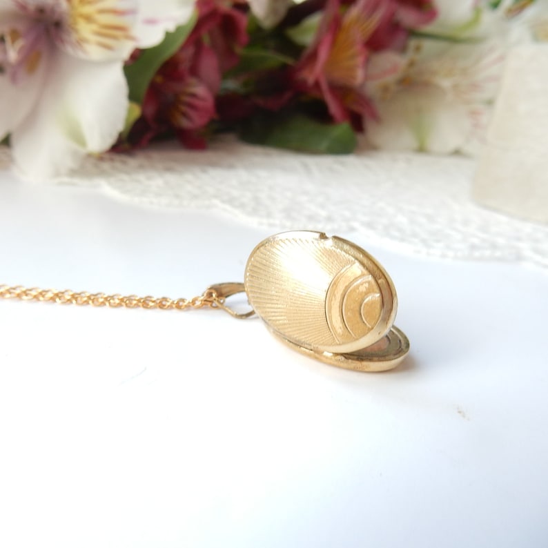 Vintage Rolled Gold Sunburst Locket Necklace