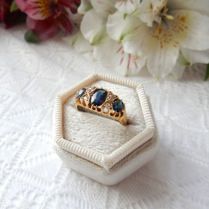 Antique 18ct Gold Sapphire & Diamond Ring US SIZE 5 3/4