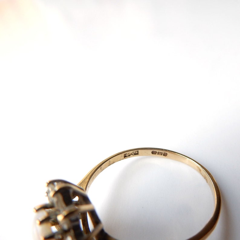 Vintage 9ct Gold Opal Flower Ring US Size 7 UK O 1/2 October Birthstone