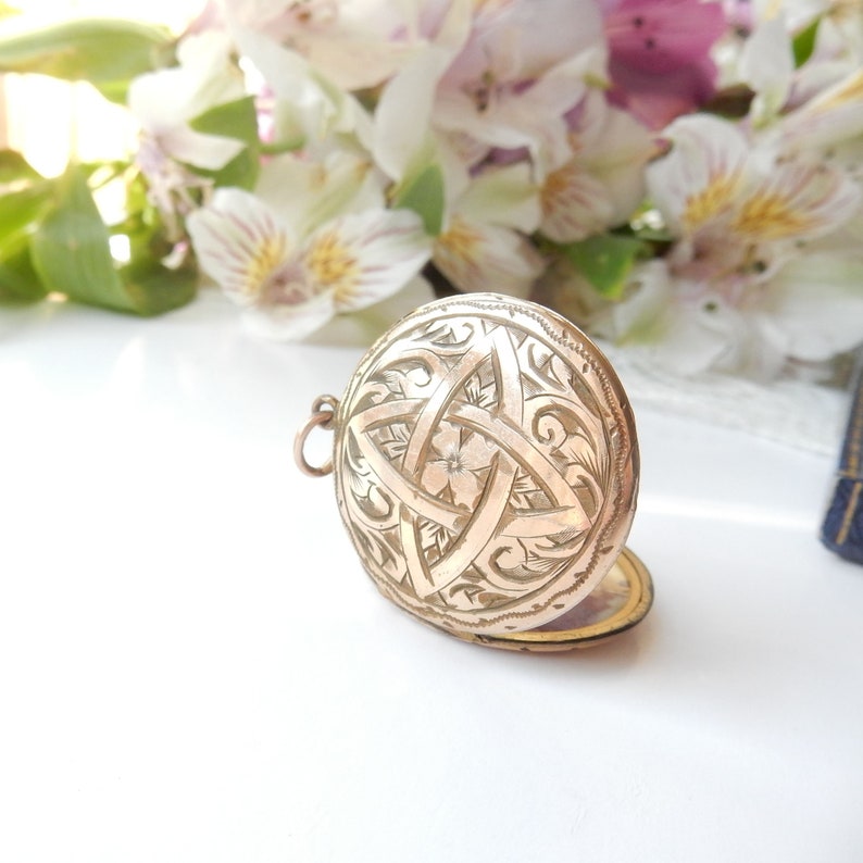 Antique Rolled Gold Engraved Photo Locket