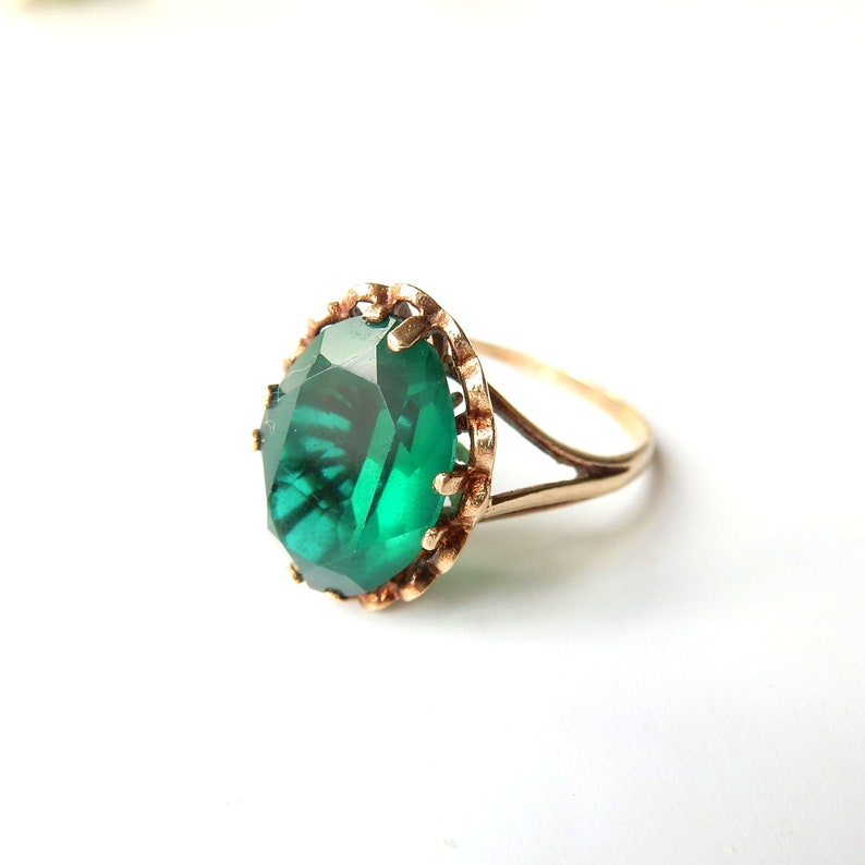 Vintage 9ct Gold Emerald Glass Cocktail Ring US Size 7.5 UK Q