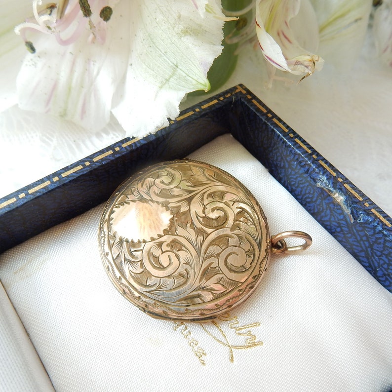 Antique Rolled Gold Engraved Photo Locket