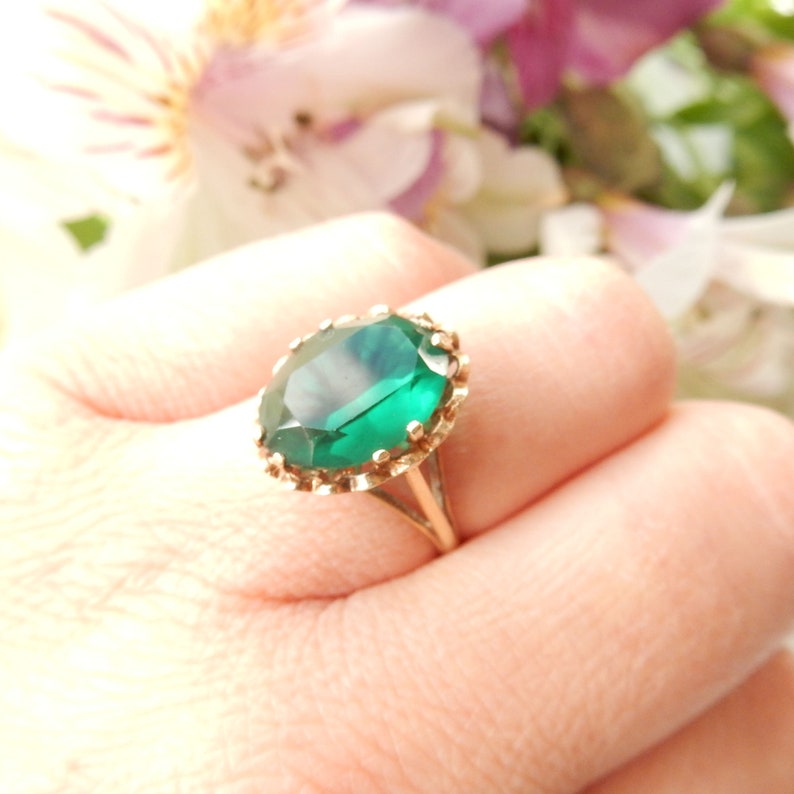 Vintage 9ct Gold Emerald Glass Cocktail Ring US Size 7.5 UK Q