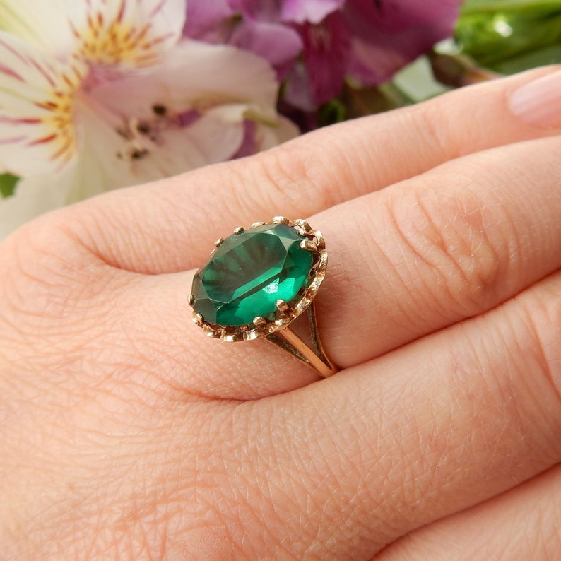 Vintage 9ct Gold Emerald Glass Cocktail Ring US Size 7.5 UK Q