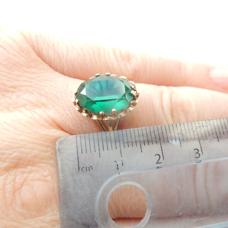 Vintage 9ct Gold Emerald Glass Cocktail Ring US Size 7.5 UK Q