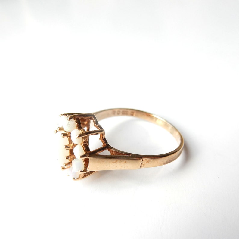 Vintage 9ct Gold Opal Flower Ring US Size 5 3/4 UK M