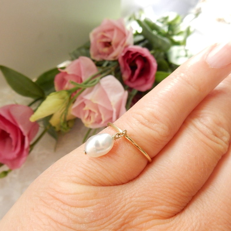 Dainty Vintage 18ct Gold Tiffany & Co Baroque Pearl Ring US Size 5.5 UK M