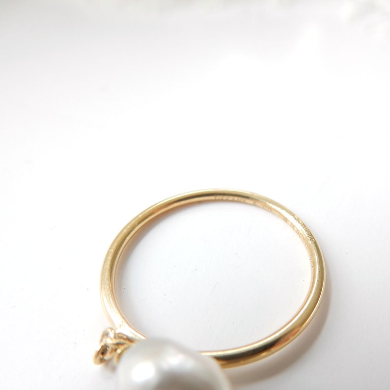 Dainty Vintage 18ct Gold Tiffany & Co Baroque Pearl Ring US Size 5.5 UK M
