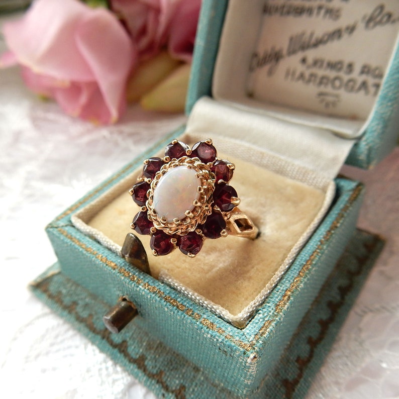 Vintage 9ct Gold Garnet & Opal Ring US Size 6 UK M 1/2