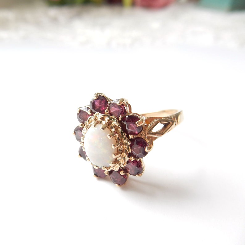 Vintage 9ct Gold Garnet & Opal Ring US Size 6 UK M 1/2