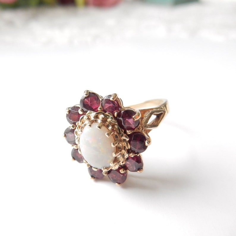 Vintage 9ct Gold Garnet & Opal Ring US Size 6 UK M 1/2