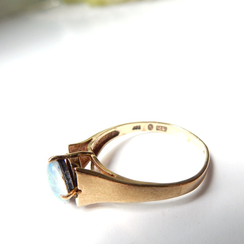 Vintage 8ct Gold Australian Black Opal Ring US Size 7 UK P