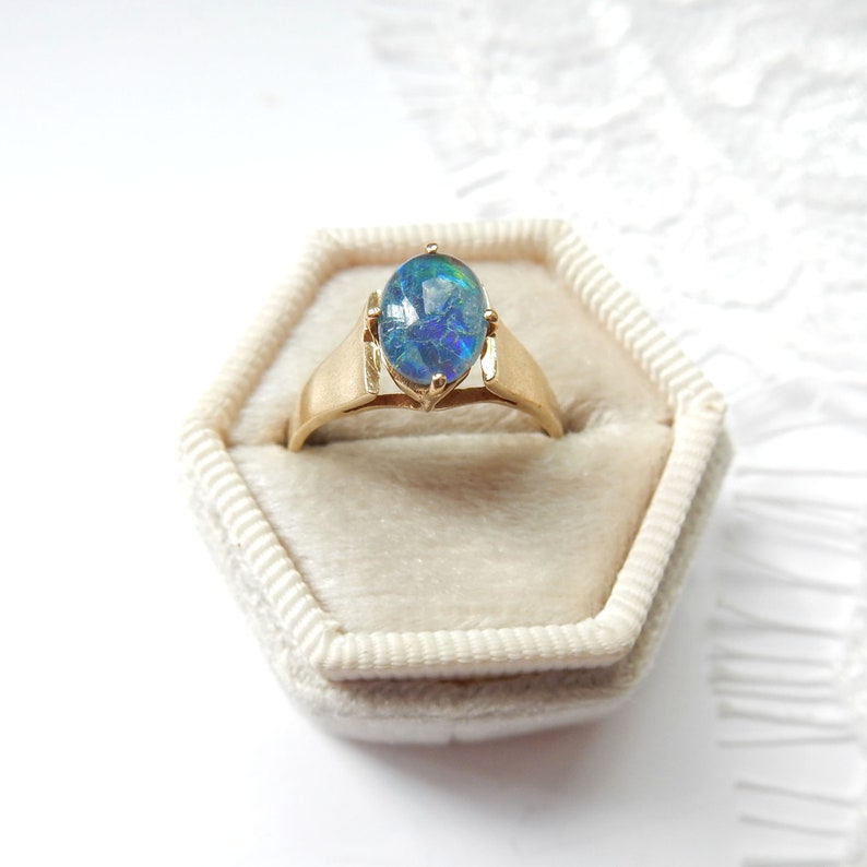 Vintage 8ct Gold Australian Black Opal Ring US Size 7 UK P