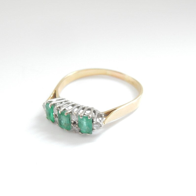 Vintage 18ct Gold Emerald & Diamond Ring US Size 7 3/4 UK Q