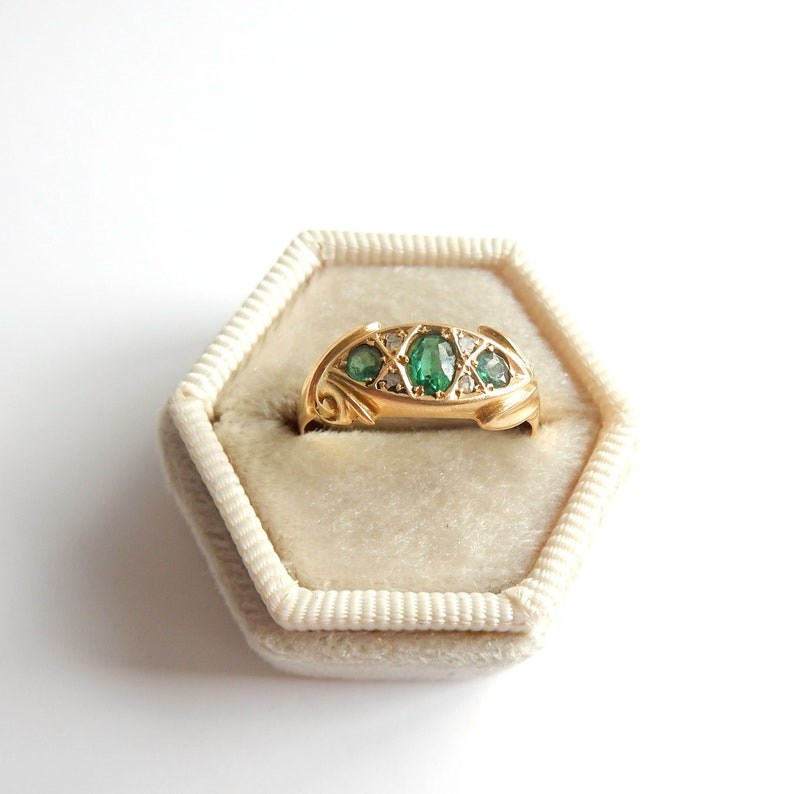Antique 18ct Gold Demantoid Garnet & Diamond Gypsy Ring US Size 7.5 UK P 1/2