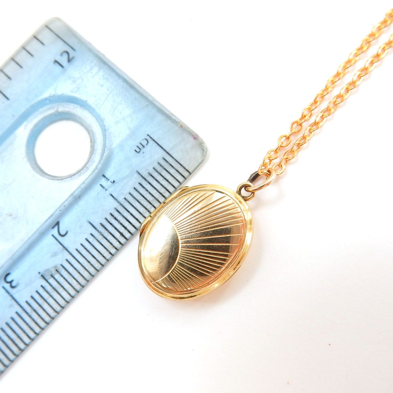 Vintage 9ct Gold Back & Front Sunburst Locket with Chain