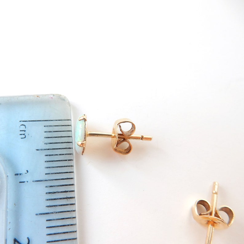 Vintage 9ct Gold Opal Stud Earrings