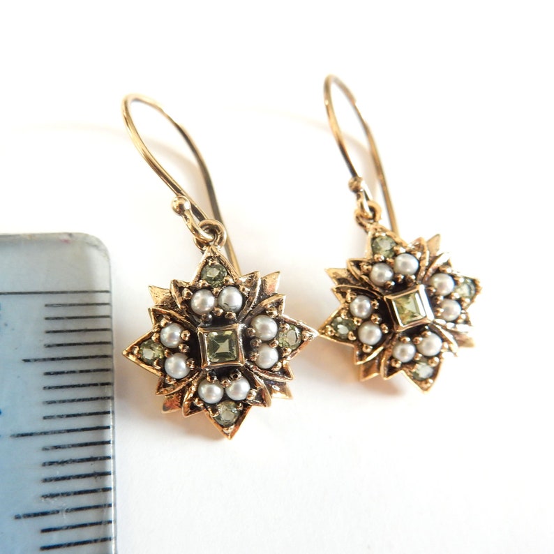 9ct Gold Peridot & Seed Pearl Drop Earrings (2.7grams)