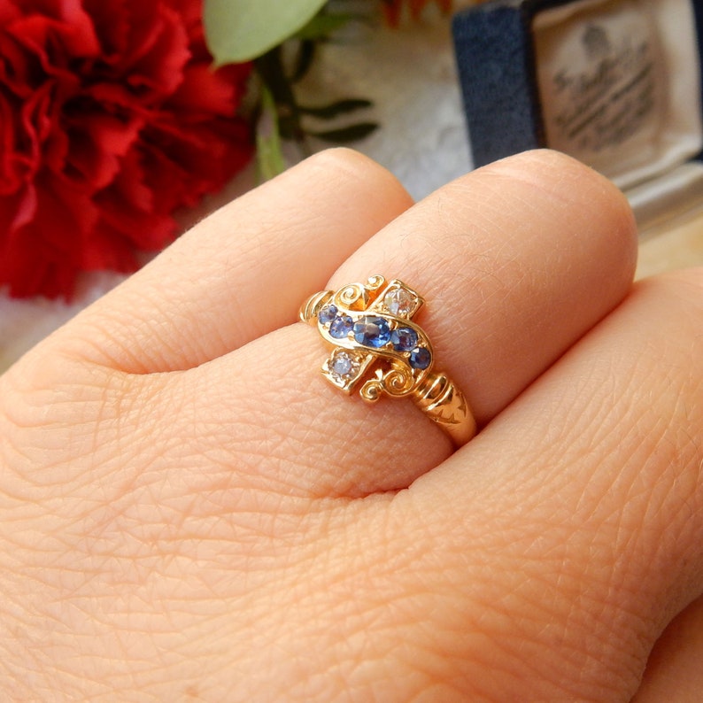 Antique 18ct Gold Sapphire & Diamond Ring US Size 6.5/ UK O