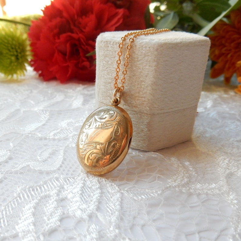 Vintage Rolled Gold Locket & Chain
