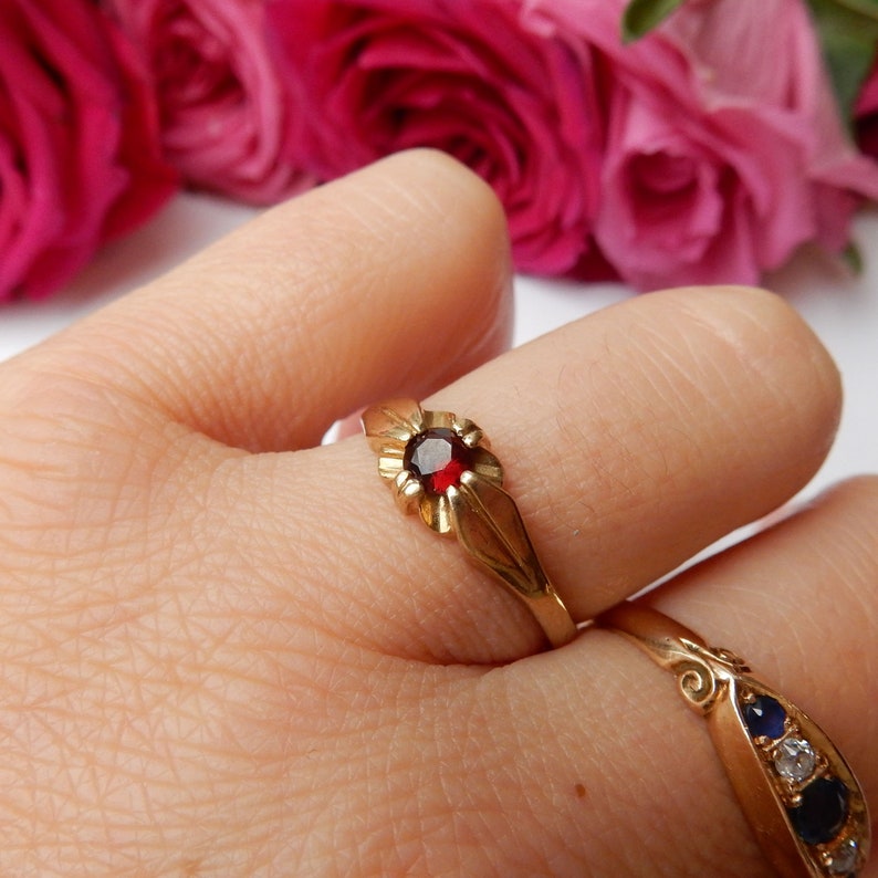 Antique 9ct Gold Garnet Ring US Size 9 1/4 UK U