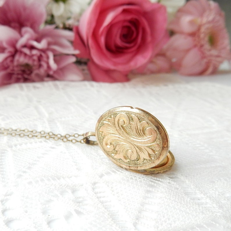 Vintage Rolled Gold Locket & Chain