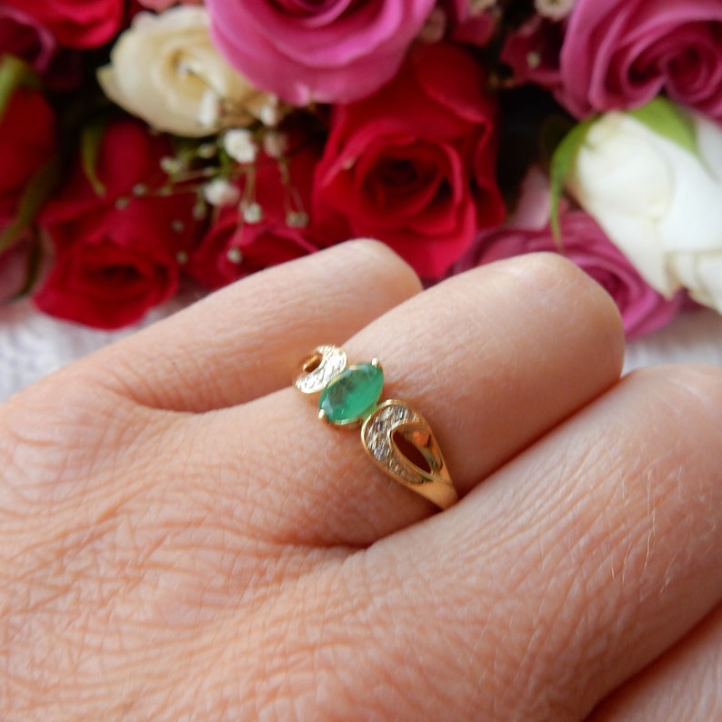 Vintage 9ct Gold Emerald & Diamond Ring US Size 6.5 UK O