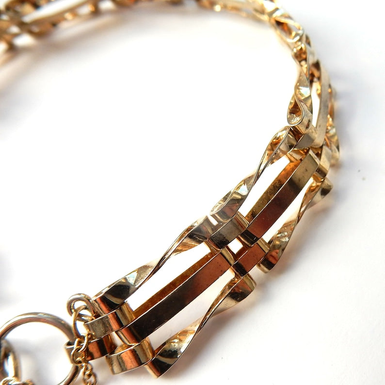 Vintage Goldplated Gate Bracelet with Heart Padlock Catch