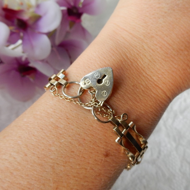 Vintage Goldplated Gate Bracelet with Heart Padlock Catch