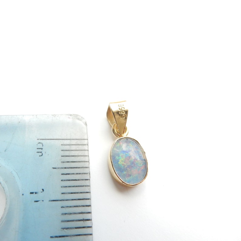 Vintage 14ct Gold Black Opal Pendant Charm (0.7grams)