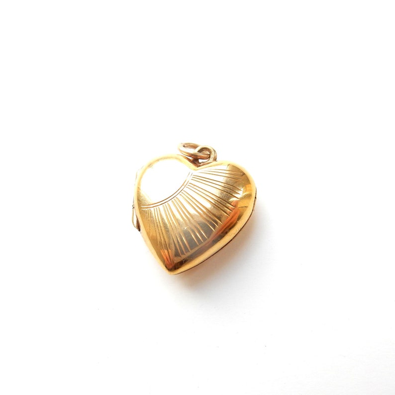 Vintage 9ct Gold Back & Front Sunburst Heart Locket