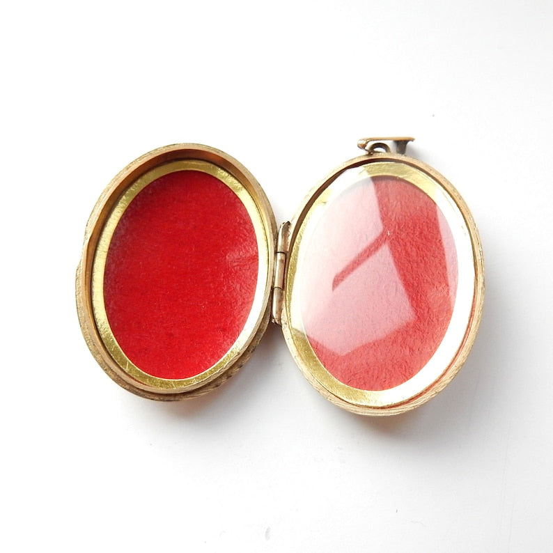 Vintage Rolled Gold Photo Locket