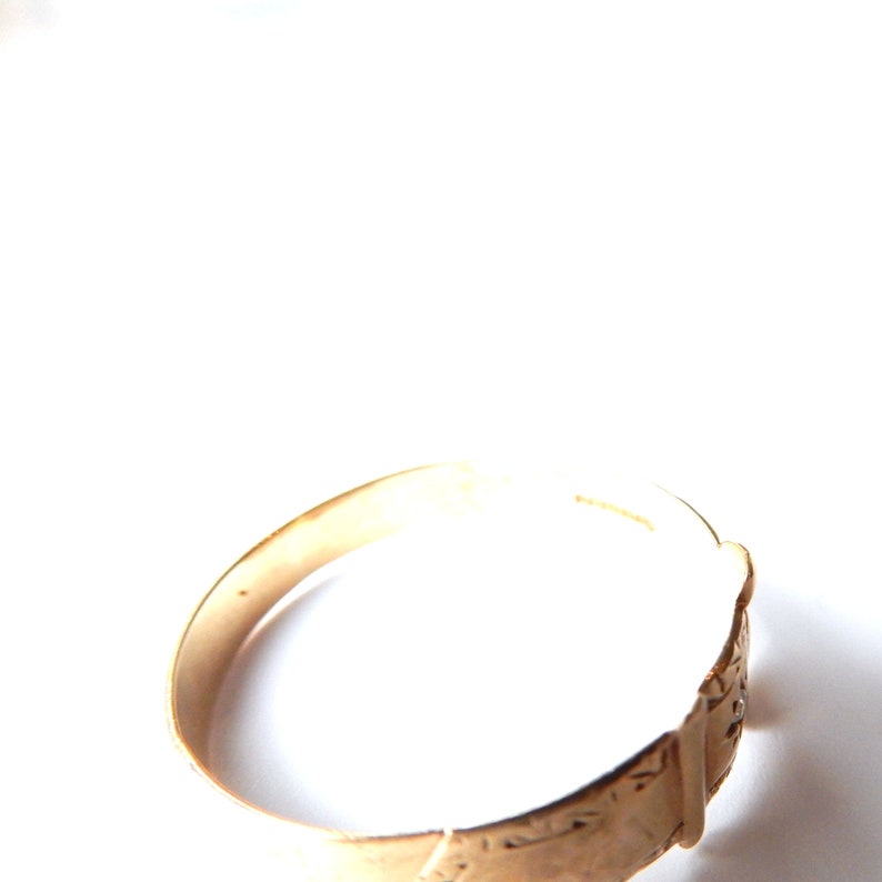 Vintage 9ct Gold Diamond Buckle Ring US Size 10 UK V