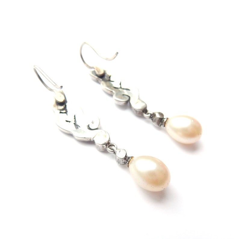 Antique Silver Paste Pearl Drop Earrings (4.3grams)