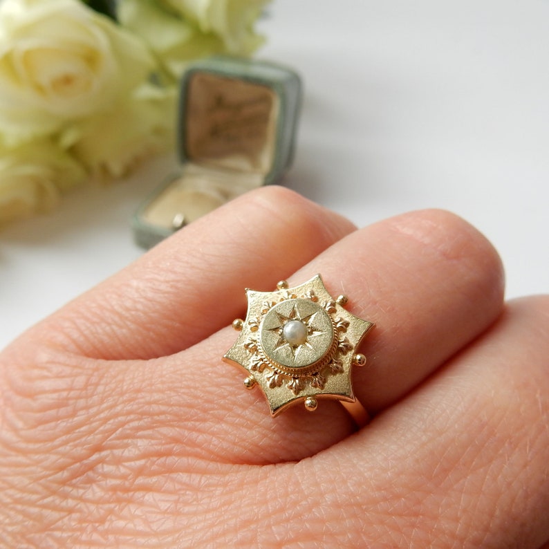 Victorian 9ct Gold Etruscan Star Ring US Size 6 3/4 UK O