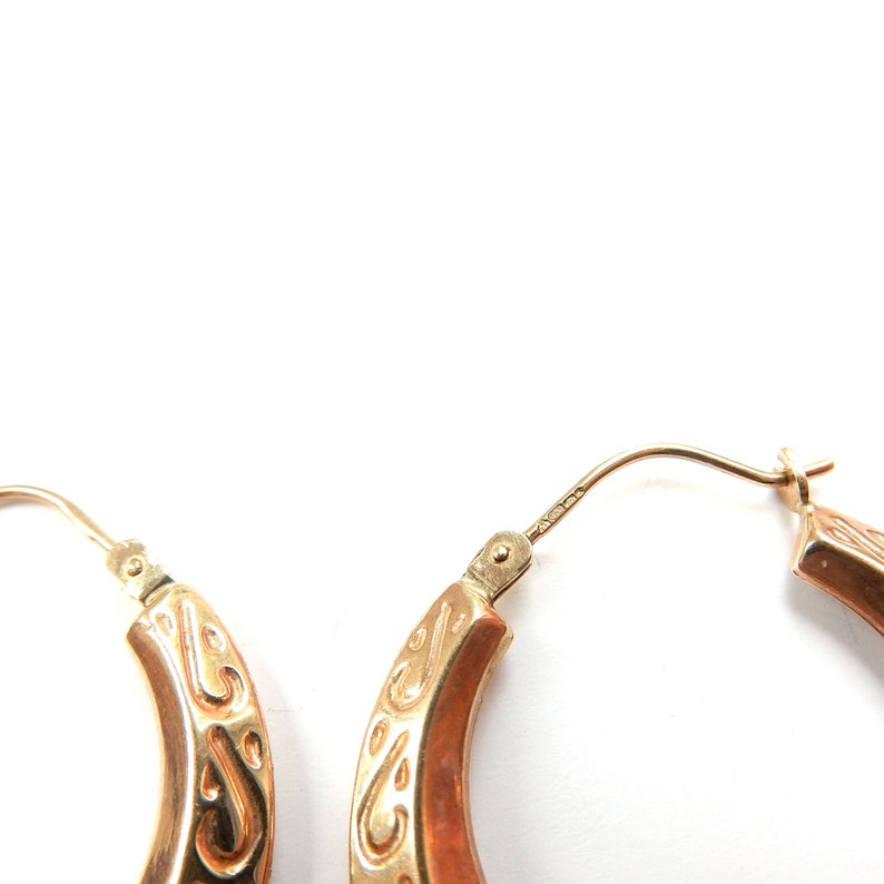 Vintage Embossed 9ct Gold Hoop Earrings (2.4grams)