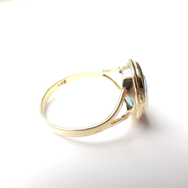 Vintage 14ct Gold Synthetic Blue Spinel Ring