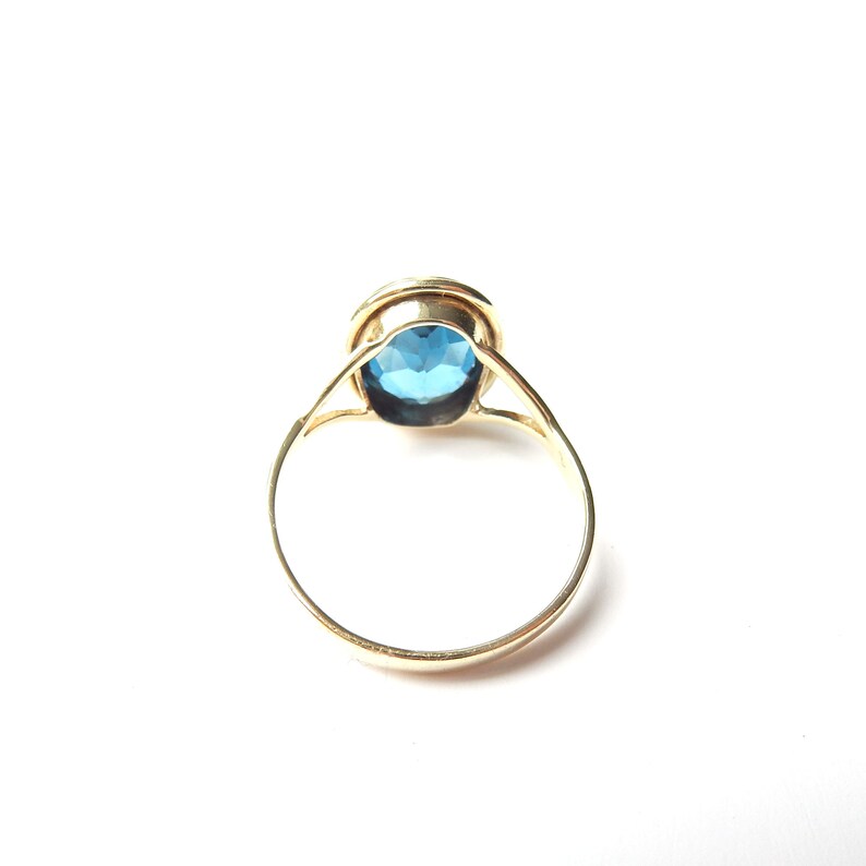 Vintage 14ct Gold Synthetic Blue Spinel Ring